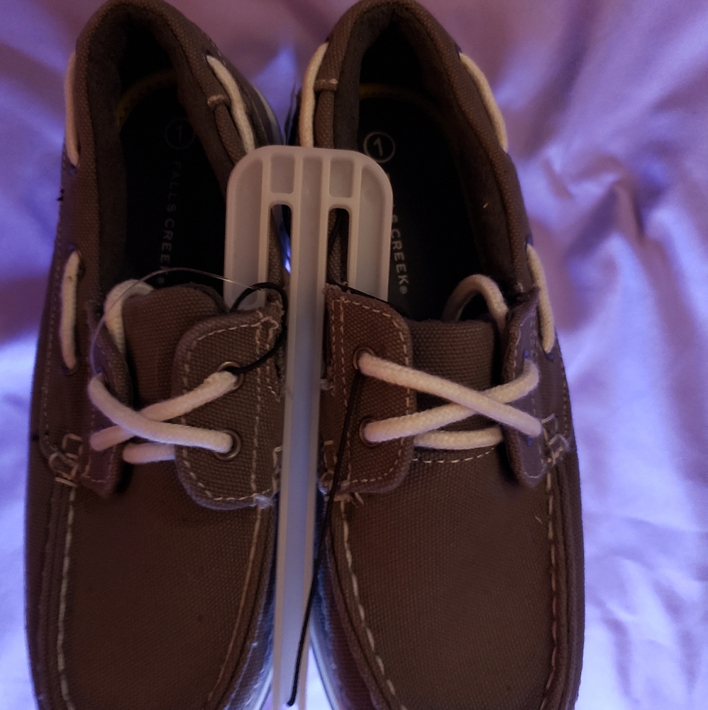 Brand New Boys Falls Creek Loafers Size 1